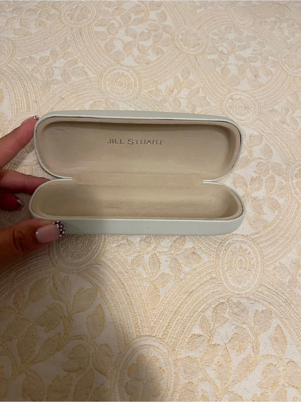 JILL STUART Light Cream Eyeglass Case